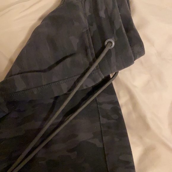 Alphalete Washed Core Jogger - Picture 8 of 12